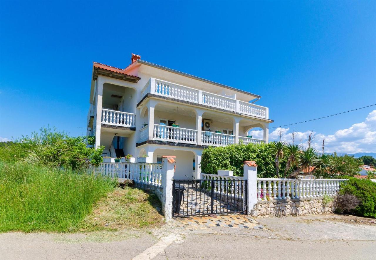 Apartments Ester Лопар Екстериор снимка