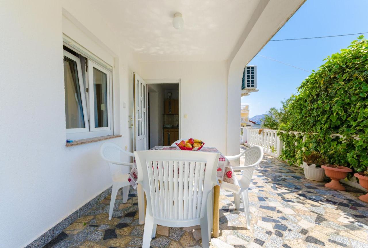 Apartments Ester Лопар Екстериор снимка