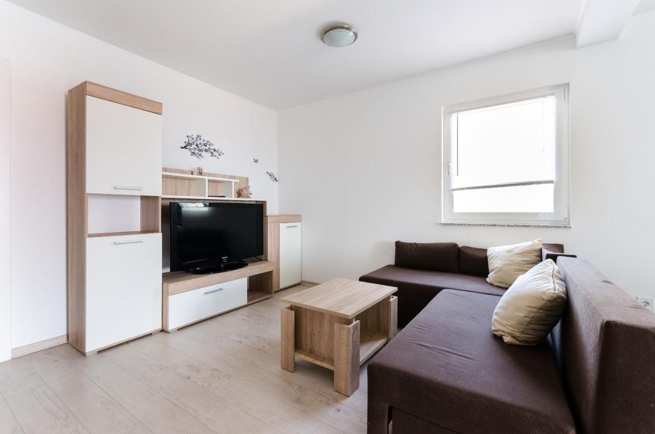Apartments Ester Лопар Екстериор снимка